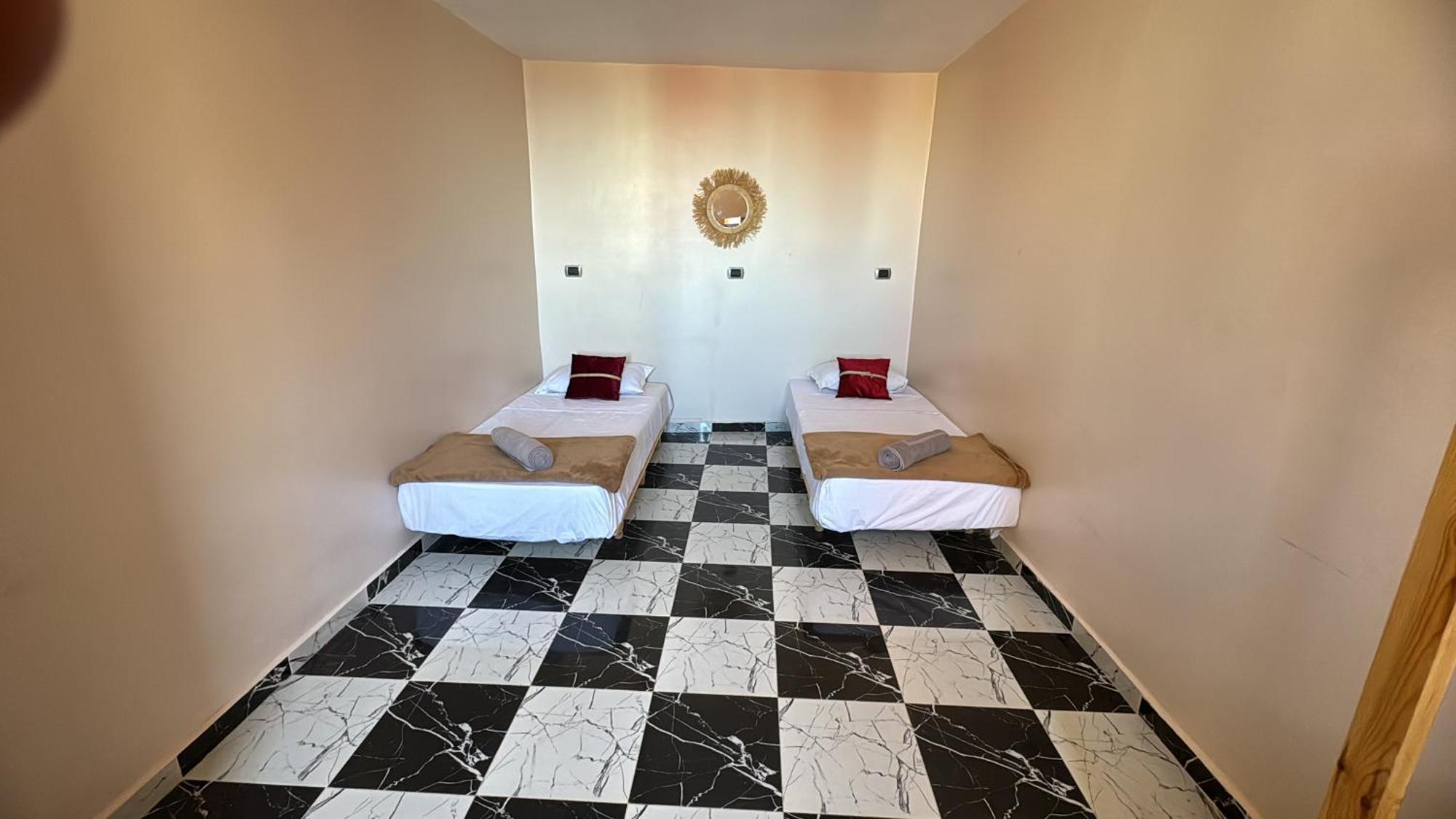 Soraya Guest House Surf Camp & Restaurant 임수안 외부 사진